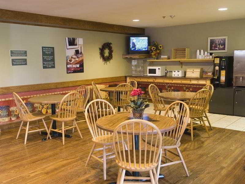 Travelodge Suites By Wyndham Moncton Restaurant foto