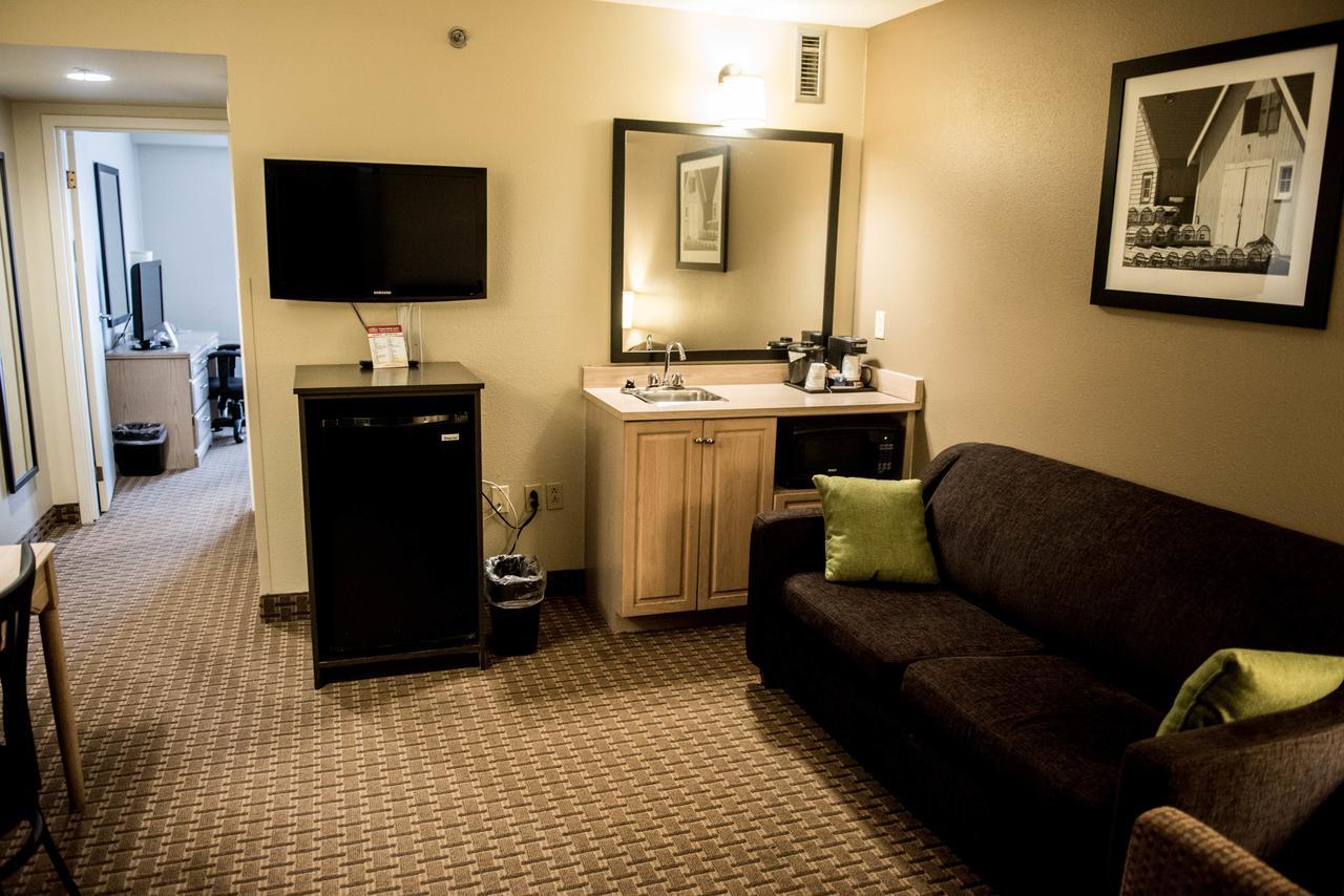Travelodge Suites By Wyndham Moncton Exterior foto