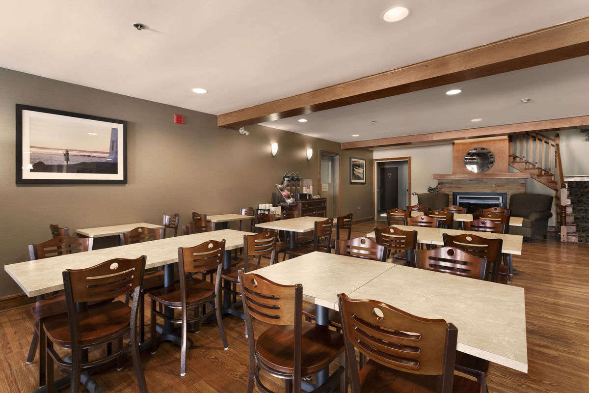 Travelodge Suites By Wyndham Moncton Exterior foto